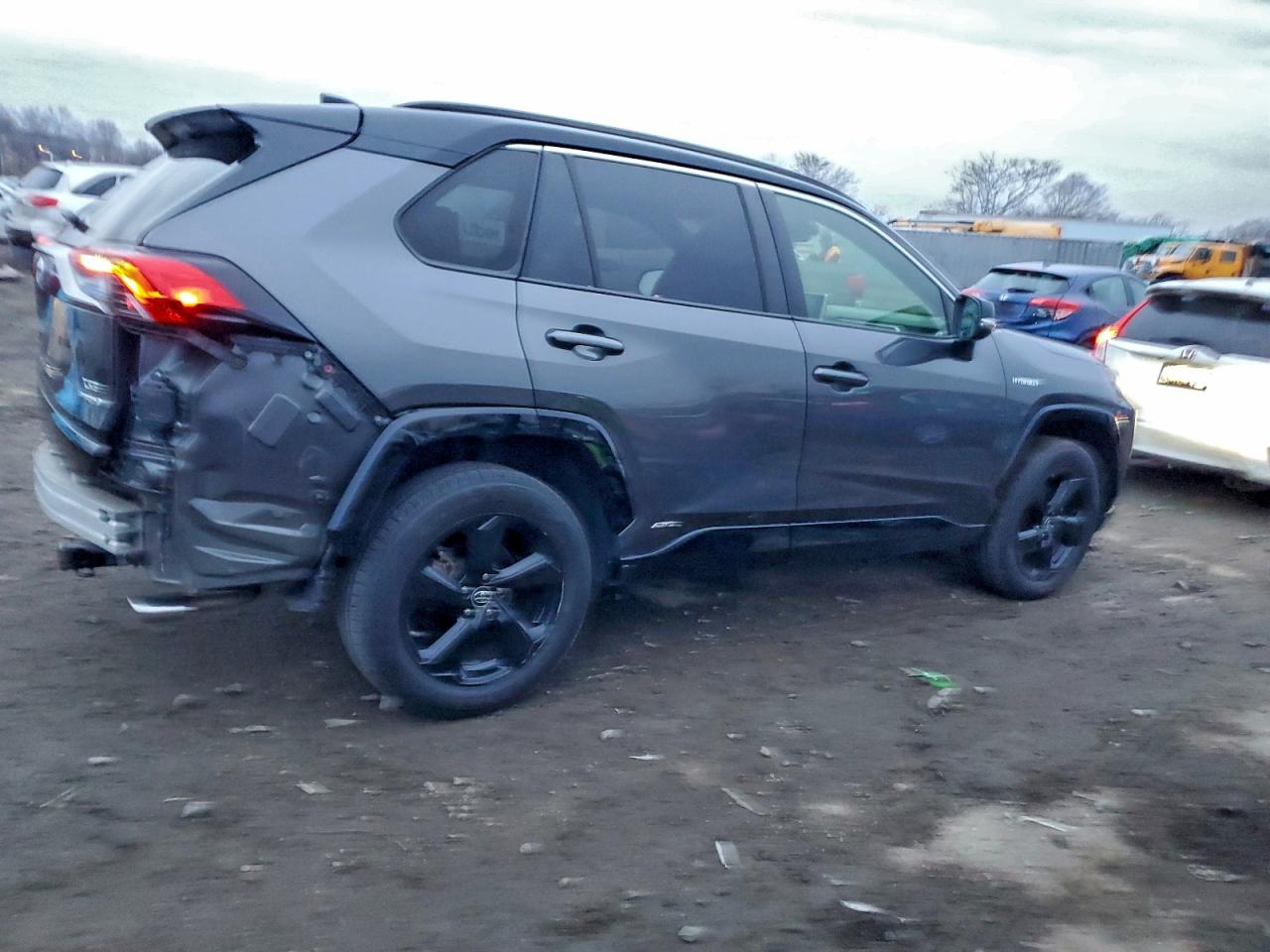 2019 TOYOTA RAV4 XSE photo 9