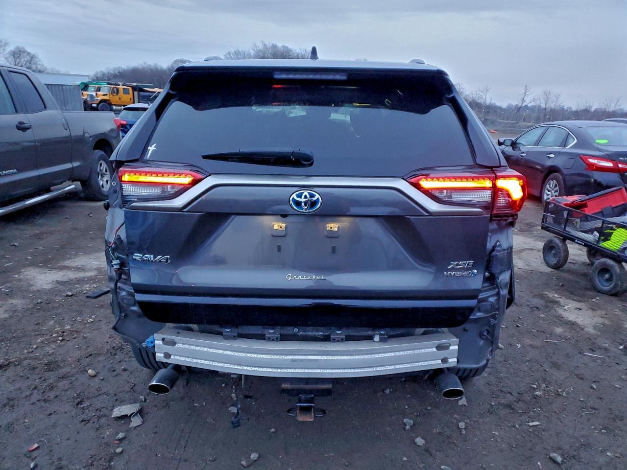 2019 TOYOTA RAV4 XSE photo 21