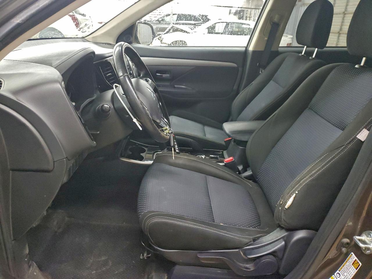 2017 MITSUBISHI OUTLANDER ES photo 19