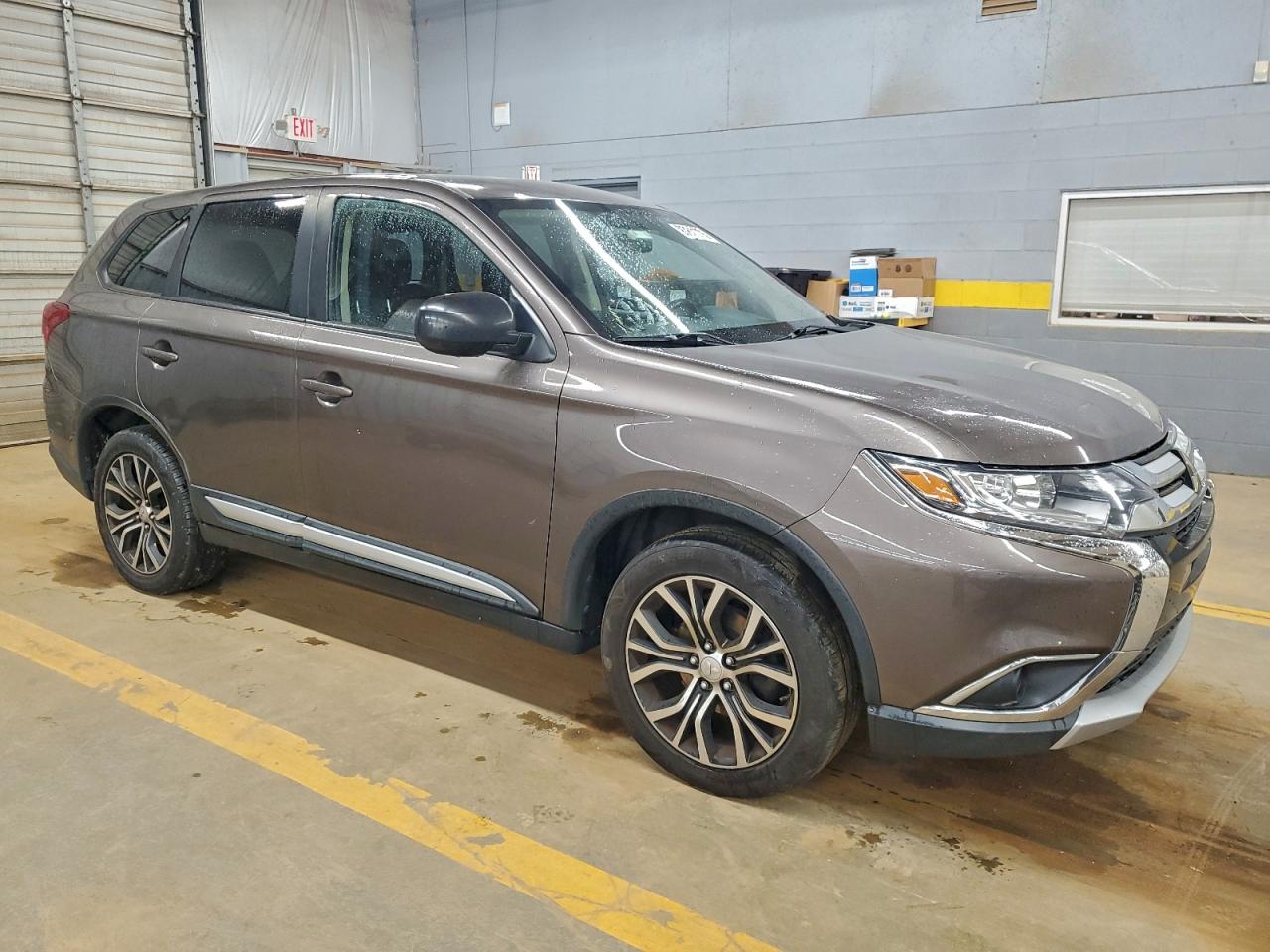 2017 MITSUBISHI OUTLANDER ES photo 10