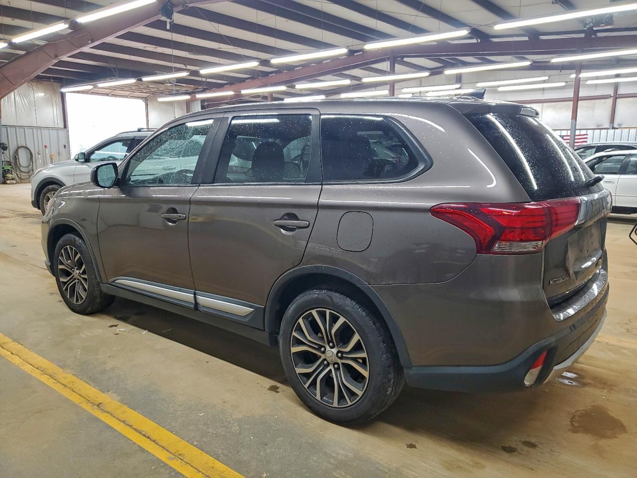 2017 MITSUBISHI OUTLANDER ES photo 4