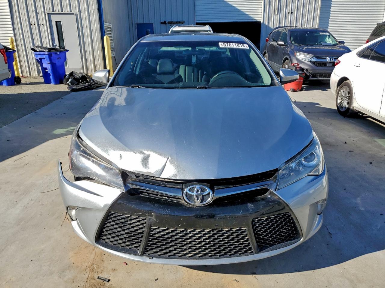 2017 TOYOTA CAMRY LE photo 5