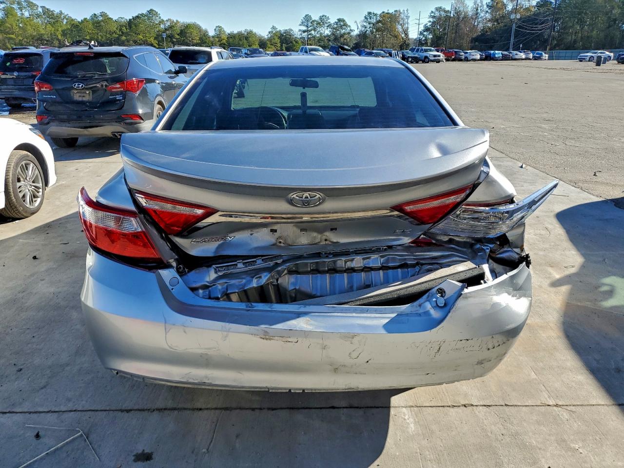 2017 TOYOTA CAMRY LE photo 6