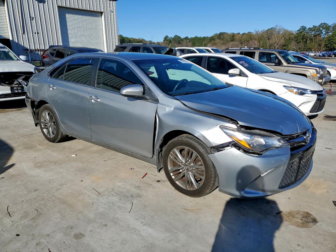 2017 TOYOTA CAMRY LE photo 4