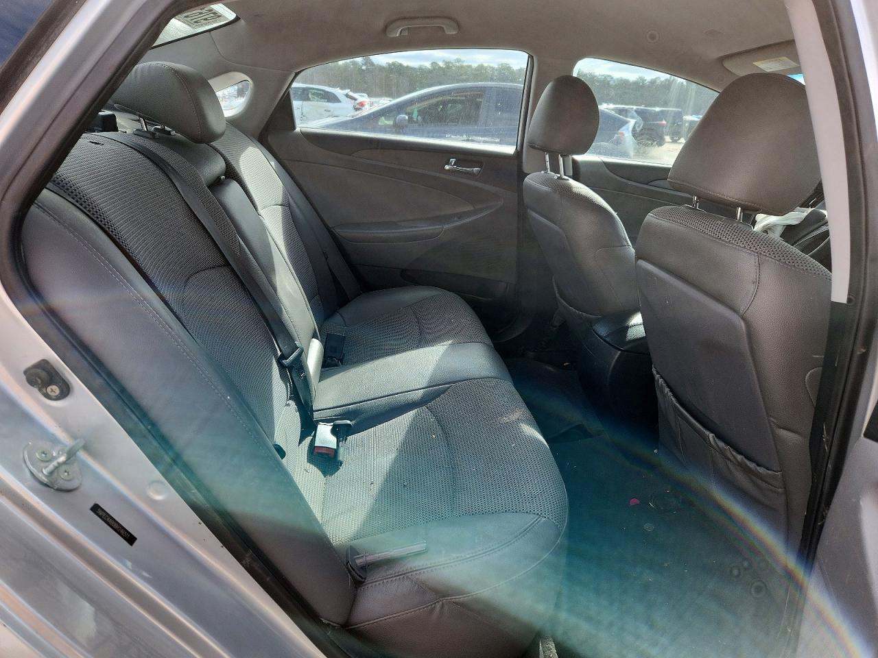 2011 HYUNDAI SONATA SE photo 19