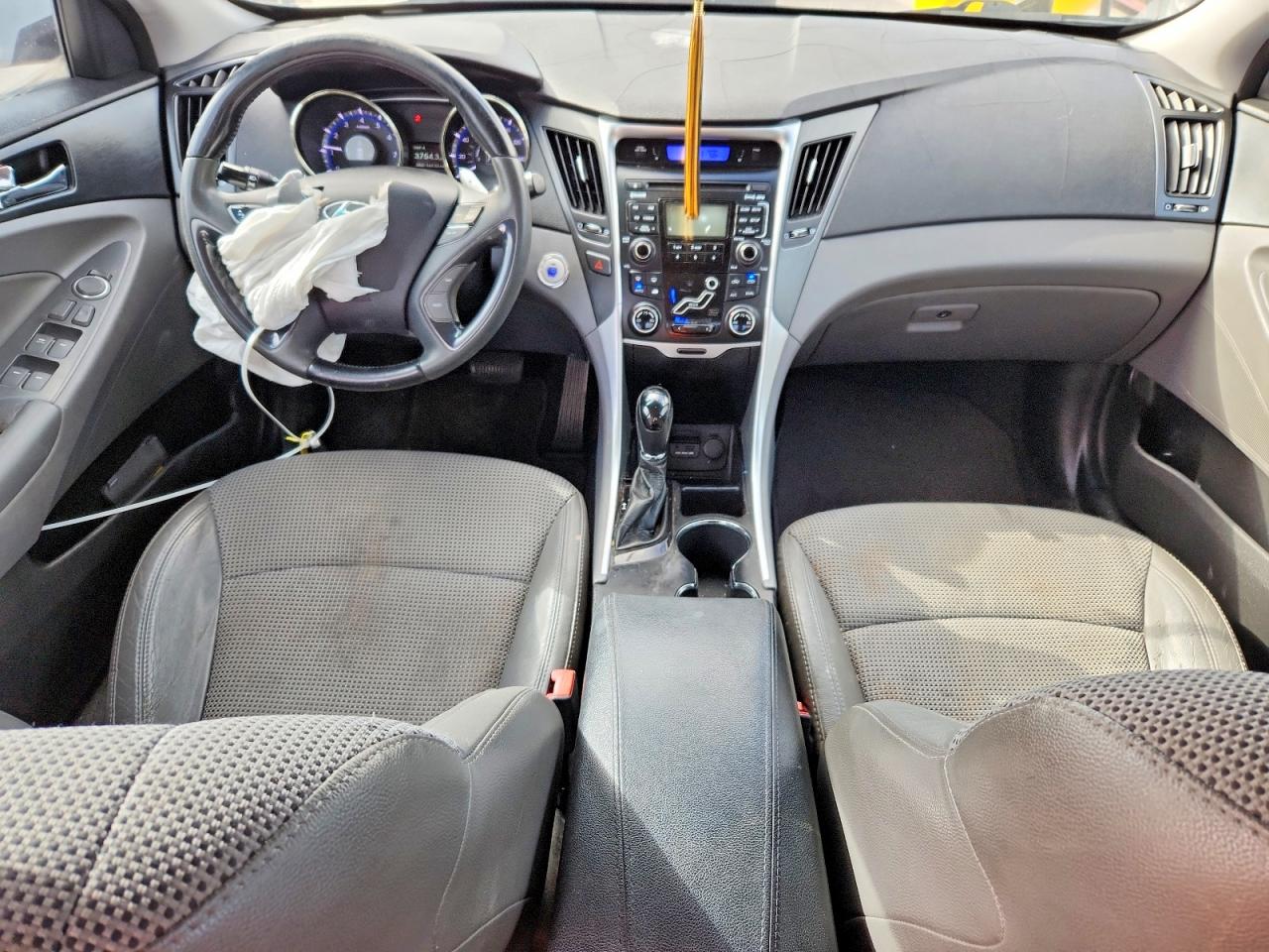 2011 HYUNDAI SONATA SE photo 15
