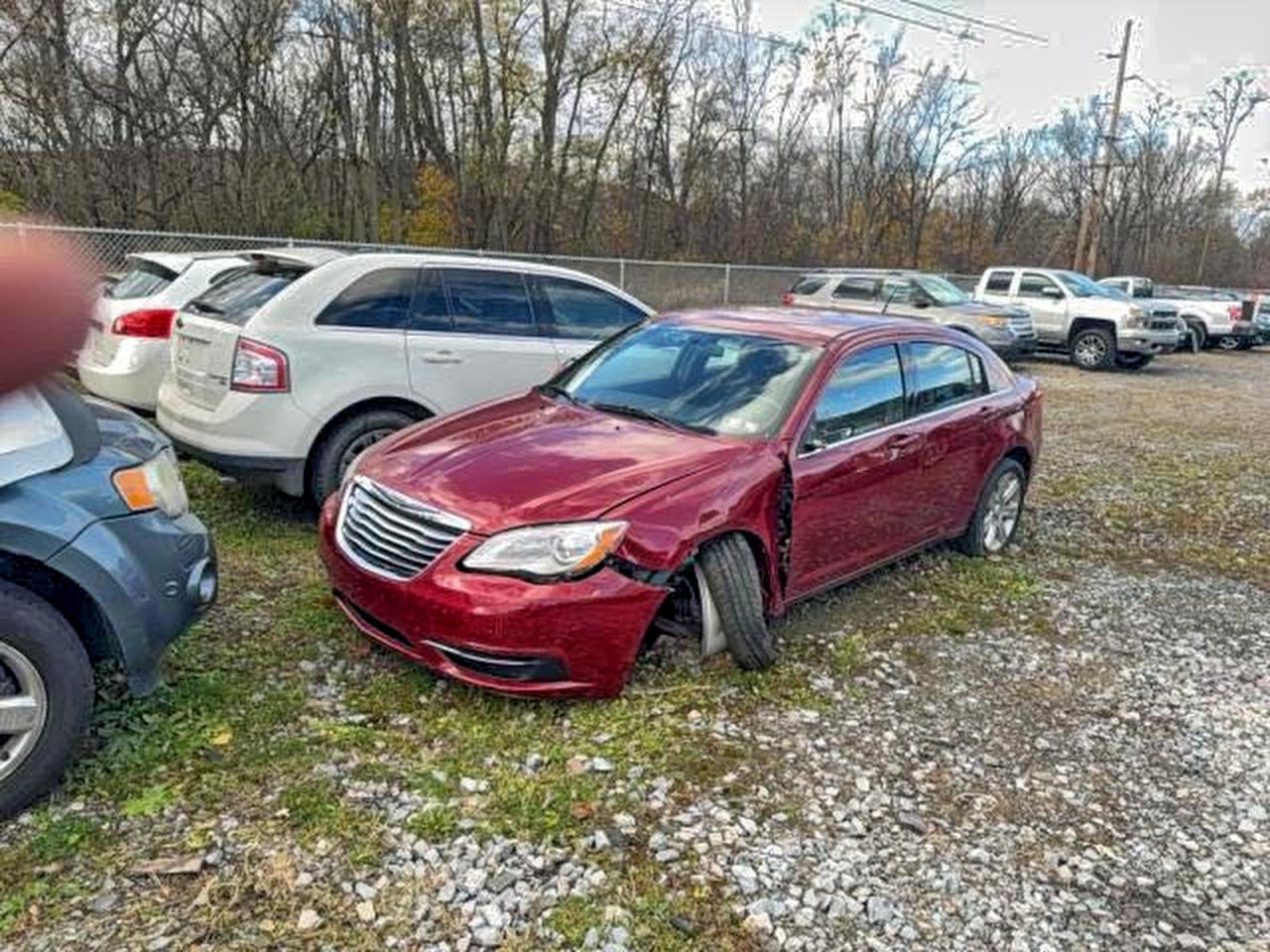2013 CHRYSLER 200 LX photo 2