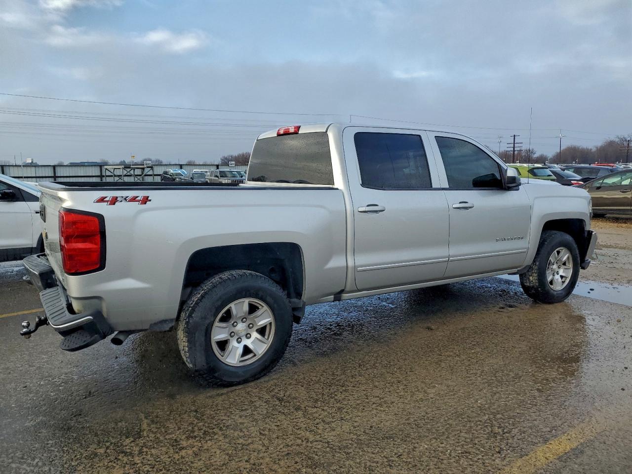 2018 CHEVROLET SILVERADO K1500 LT photo 3