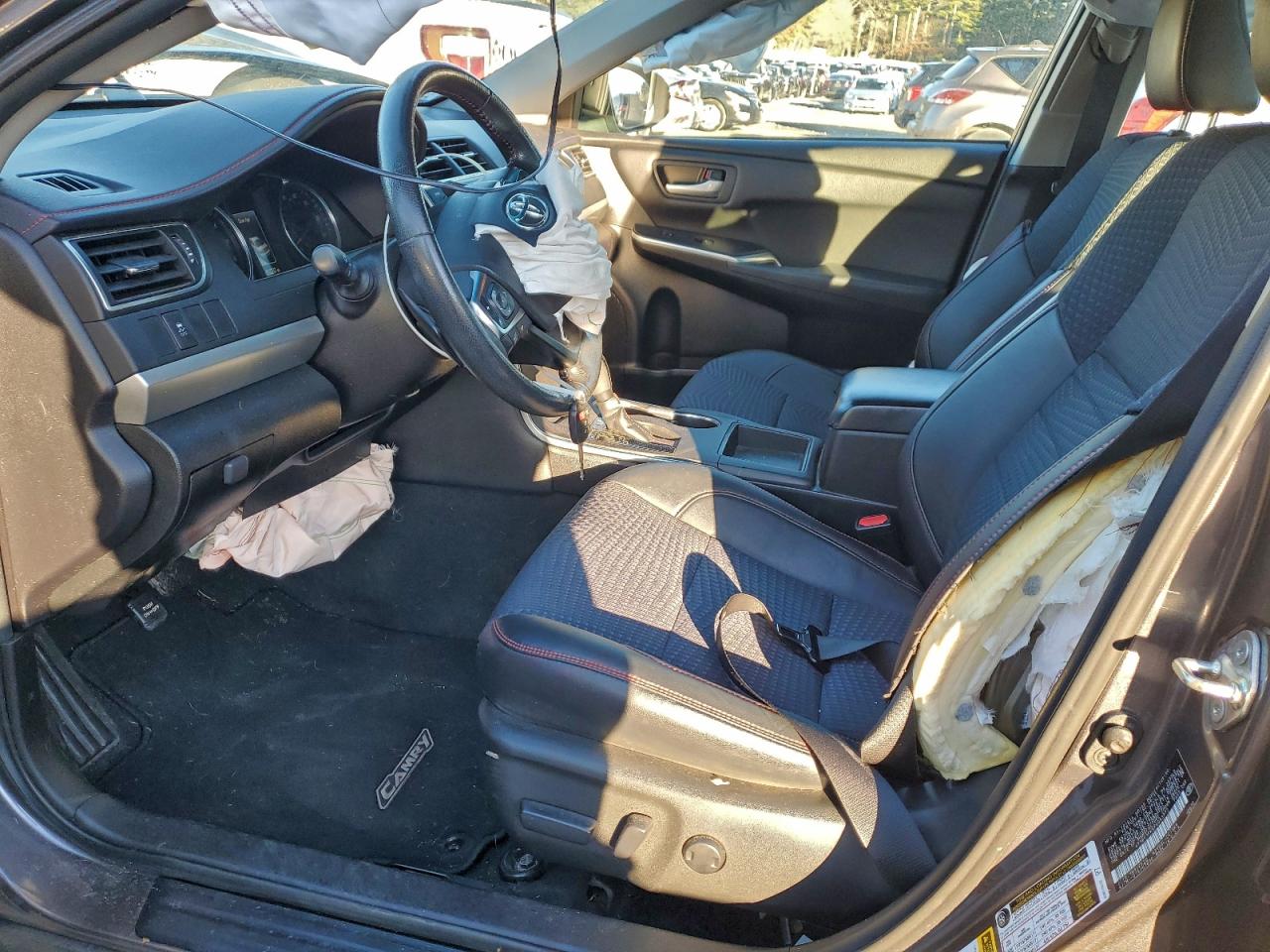 2015 TOYOTA CAMRY LE photo 7