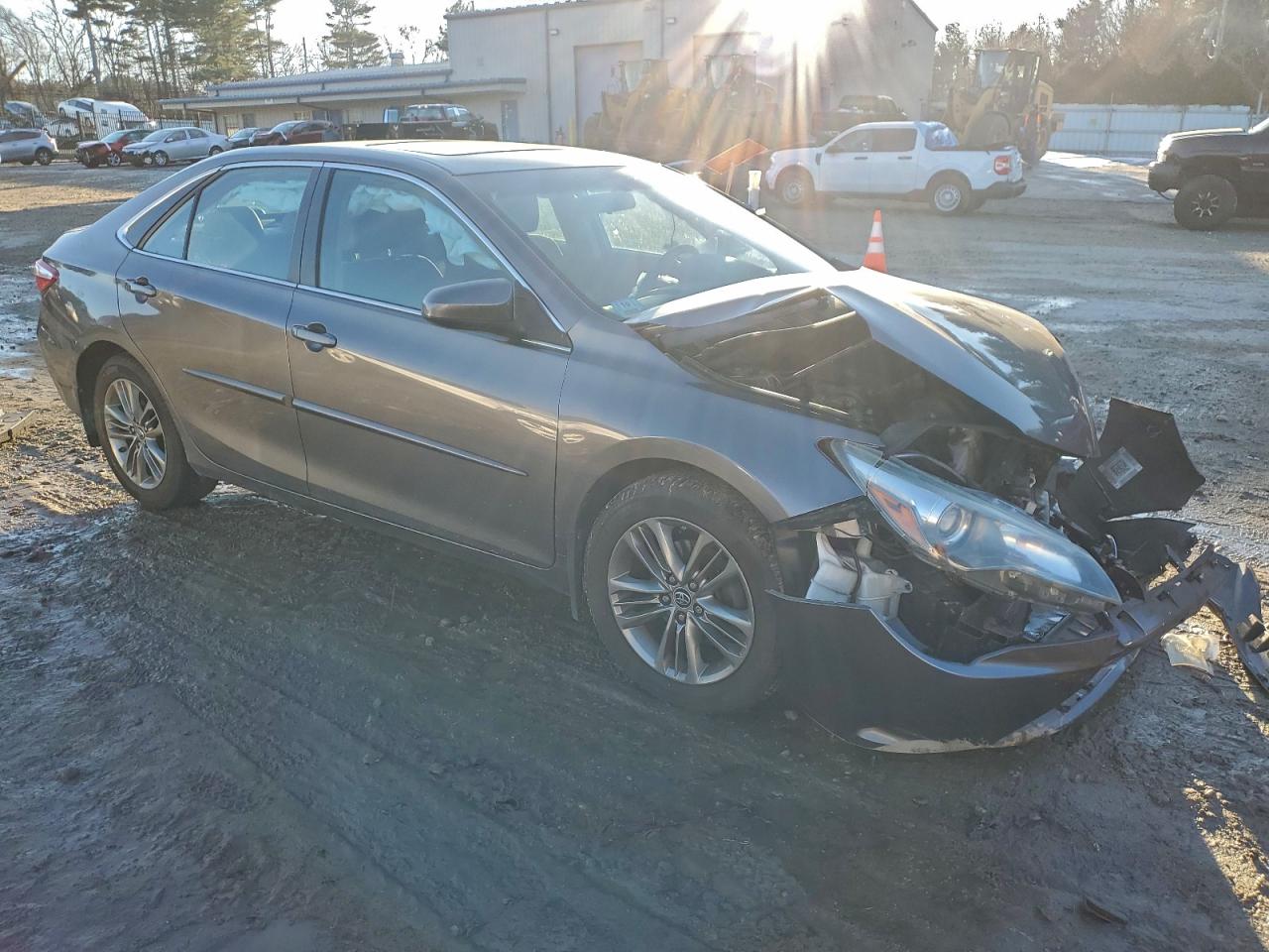 2015 TOYOTA CAMRY LE photo 4