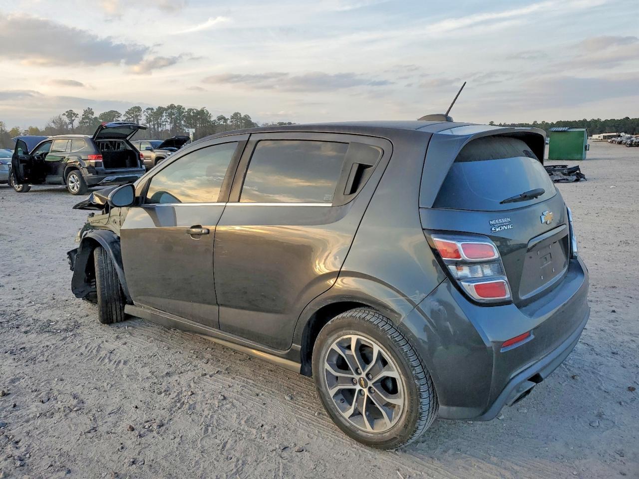 2017 CHEVROLET SONIC LT photo 2