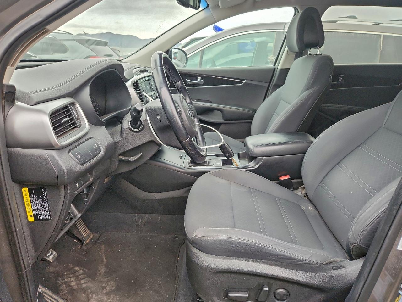 2016 KIA SORENTO LX photo 13