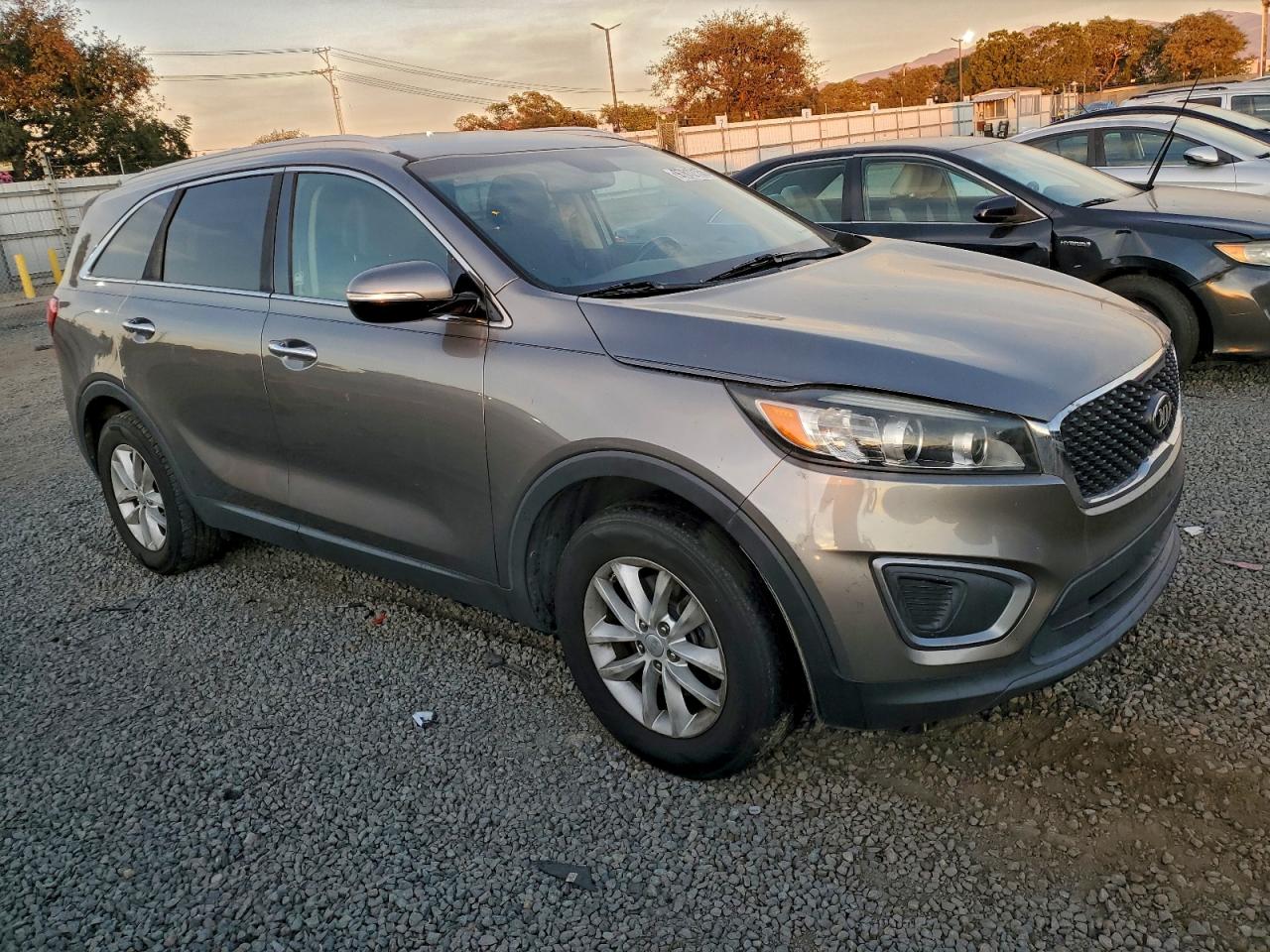 2016 KIA SORENTO LX photo 7