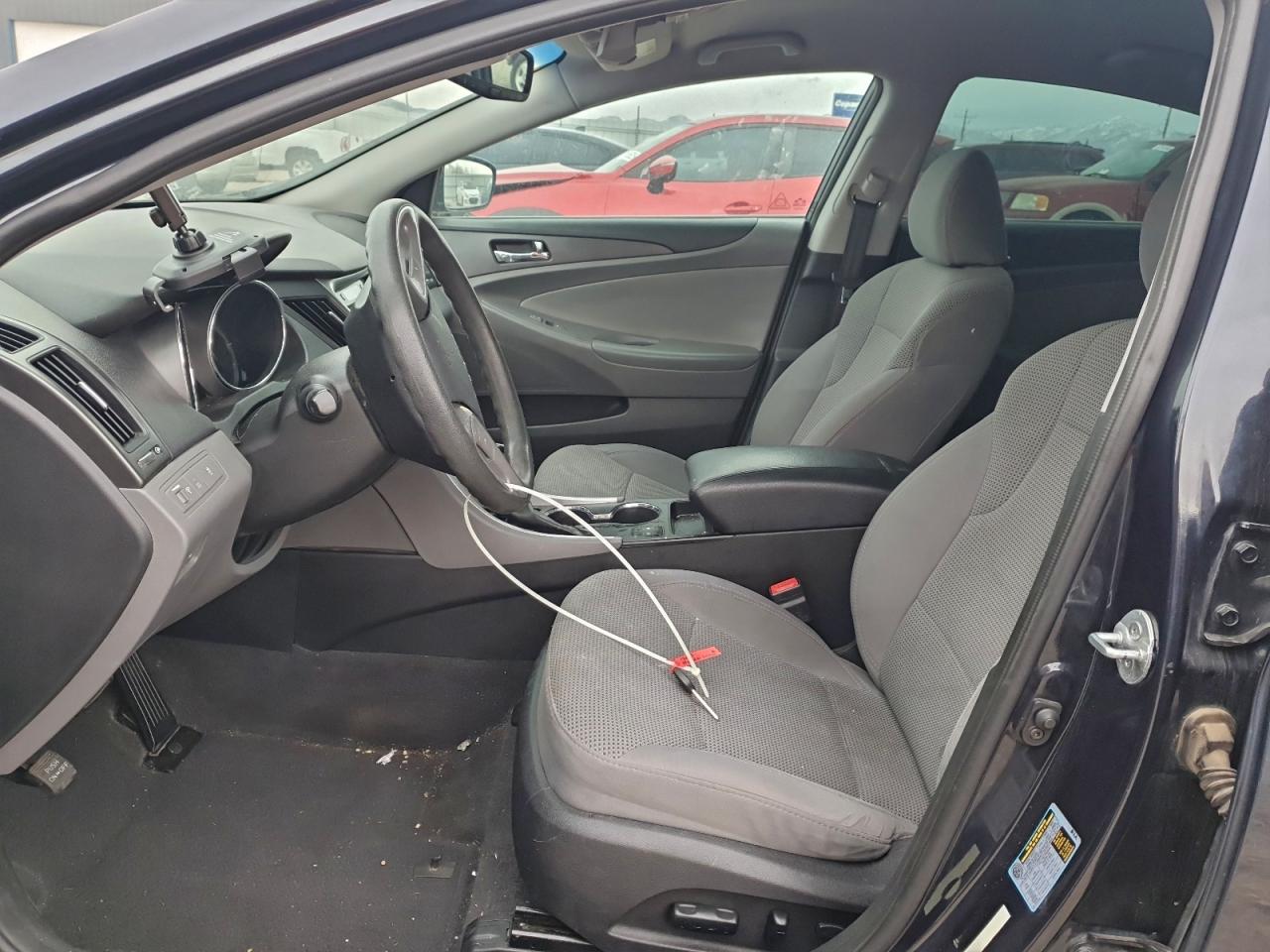 2013 HYUNDAI SONATA GLS photo 13