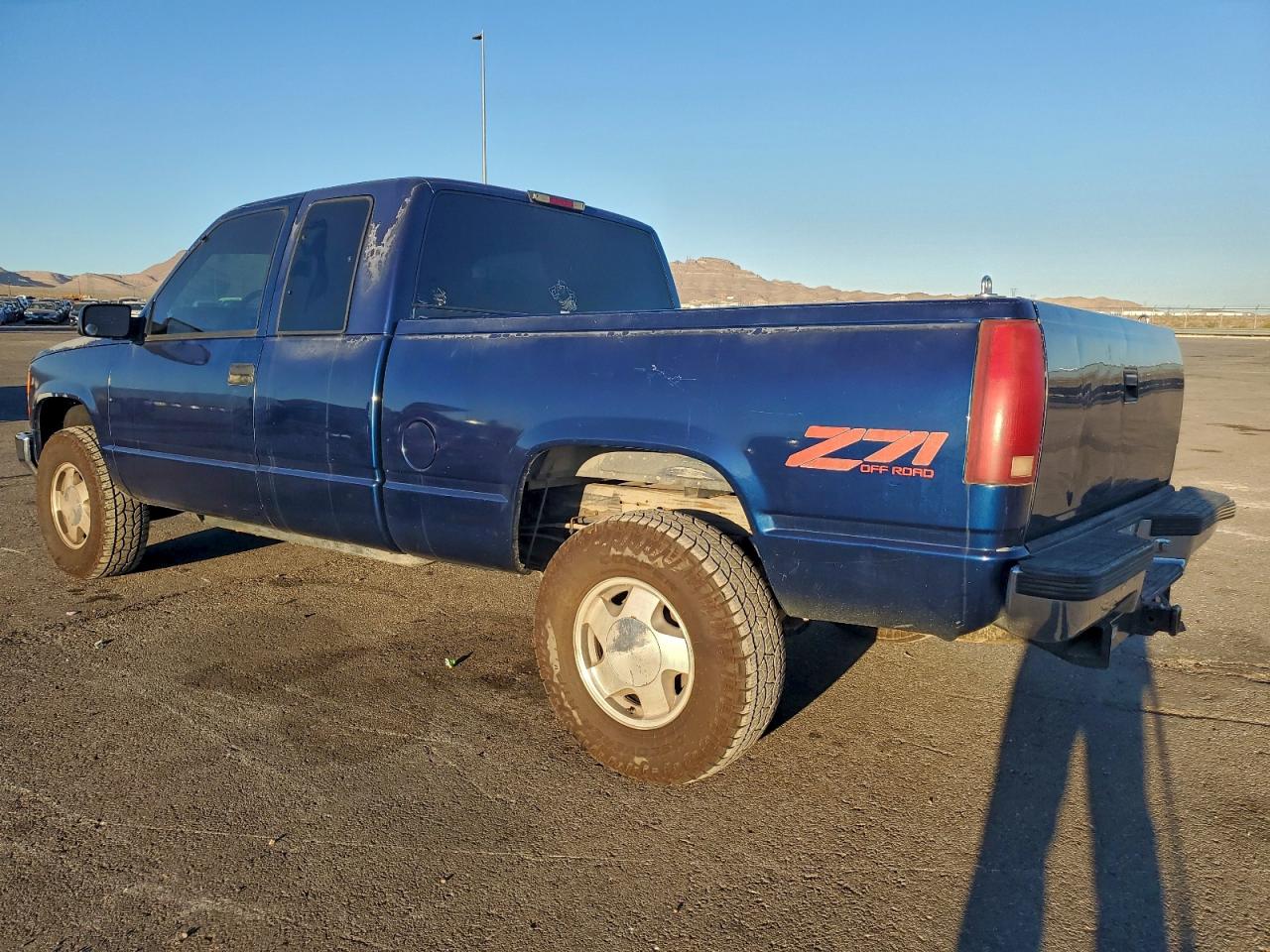 1996 CHEVROLET GMT-400 K1500 photo 2