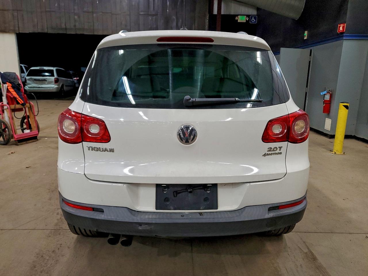 2011 VOLKSWAGEN TIGUAN S photo 6