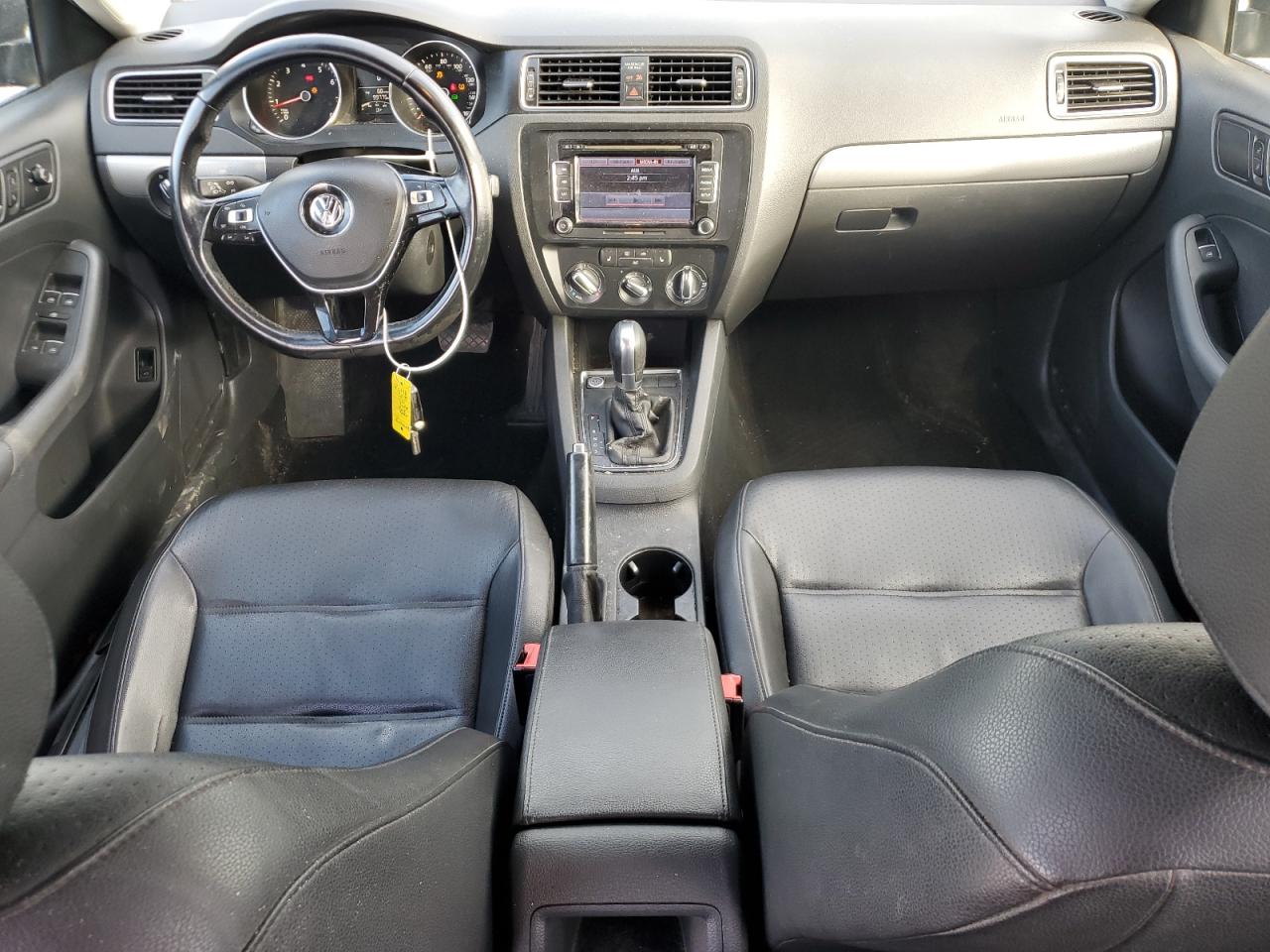 2015 VOLKSWAGEN JETTA SE photo 8