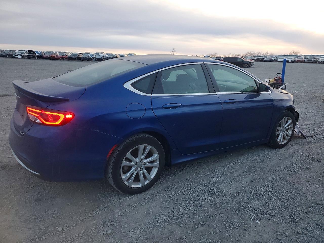 2015 CHRYSLER 200 LIMITED photo 3
