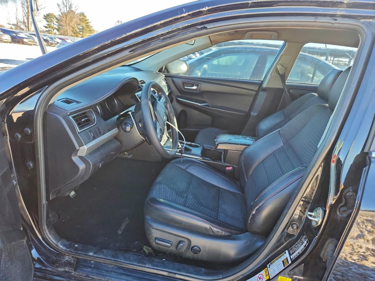 2015 TOYOTA CAMRY SE photo 7