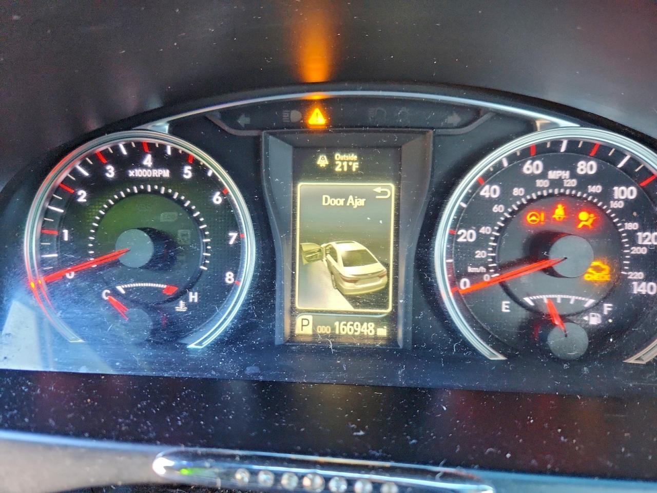 2015 TOYOTA CAMRY SE photo 9