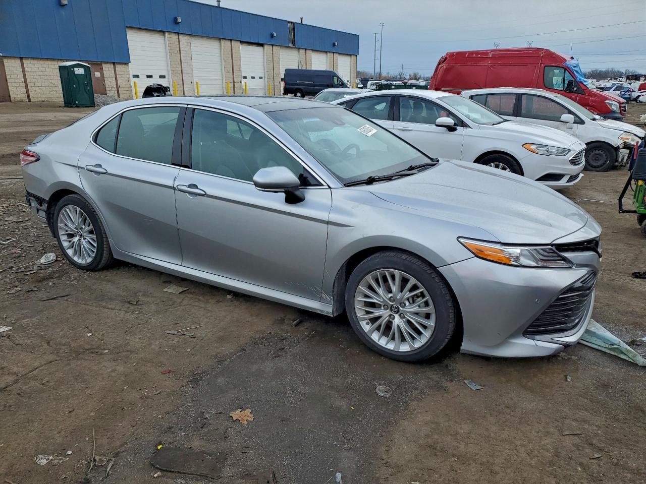 2018 TOYOTA CAMRY L photo 4