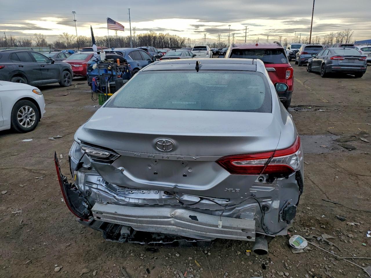 2018 TOYOTA CAMRY L photo 6