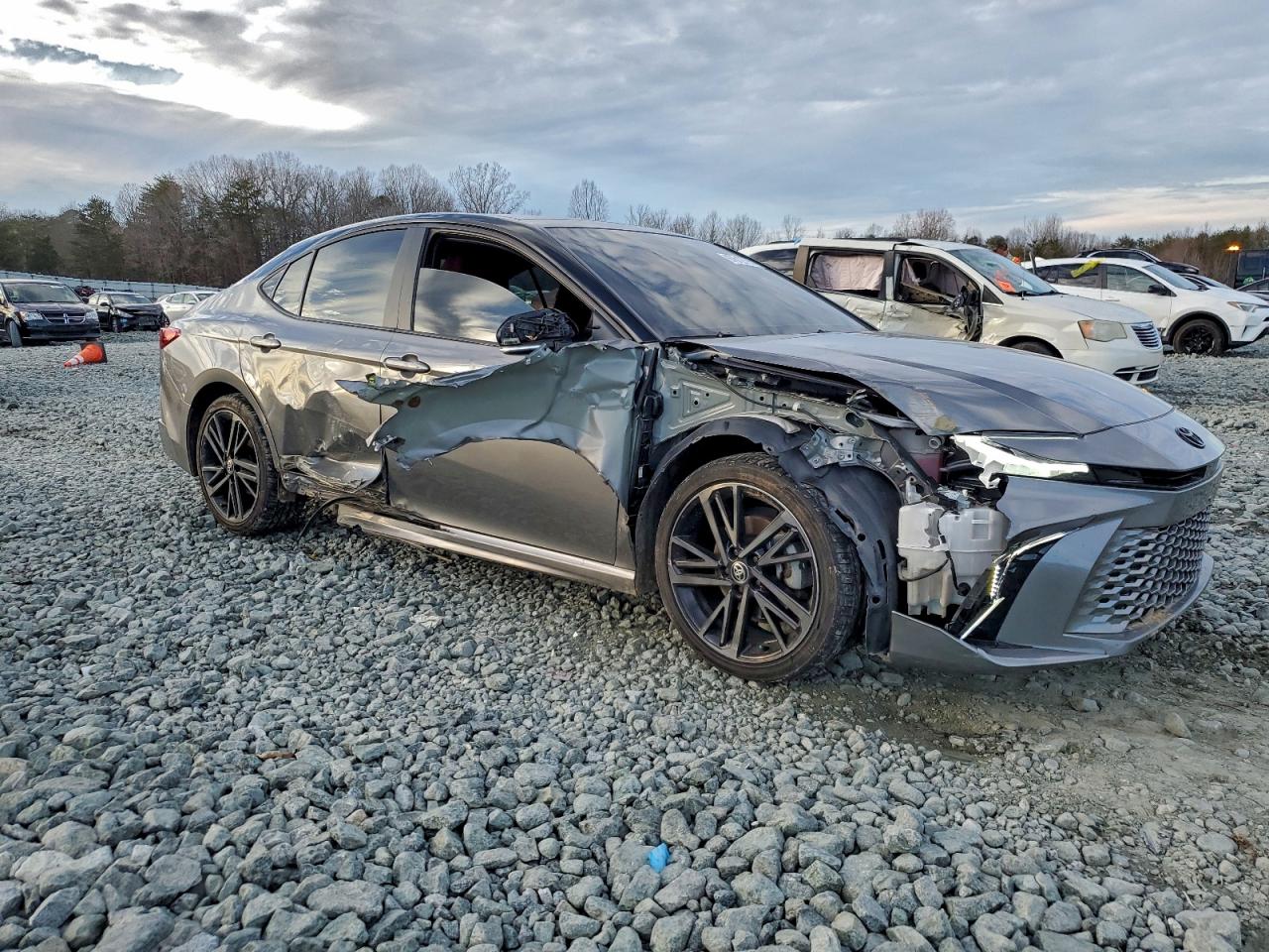 2025 TOYOTA CAMRY XSE photo 4