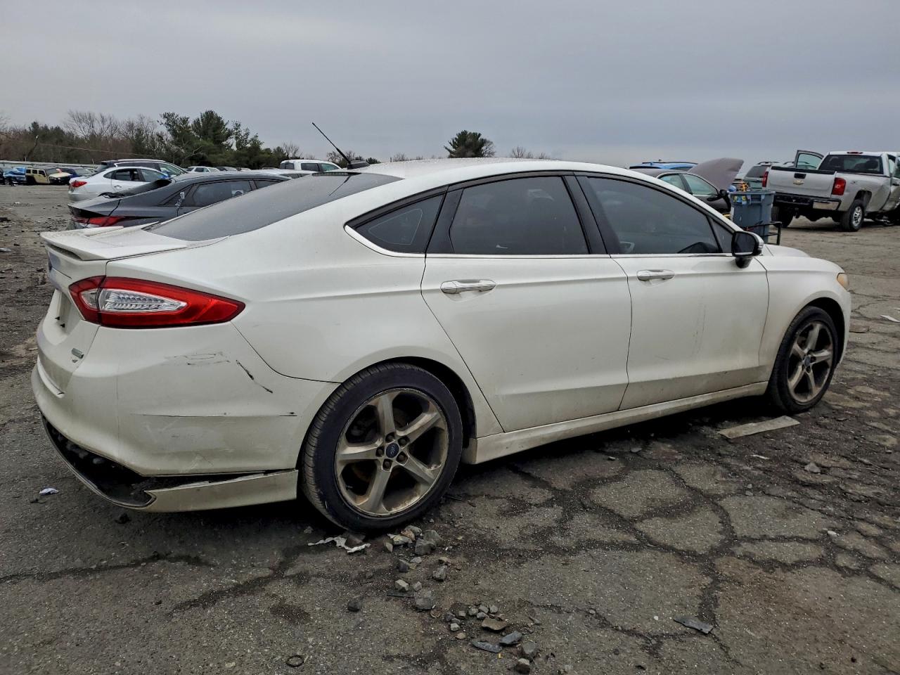 2014 FORD FUSION SE photo 3