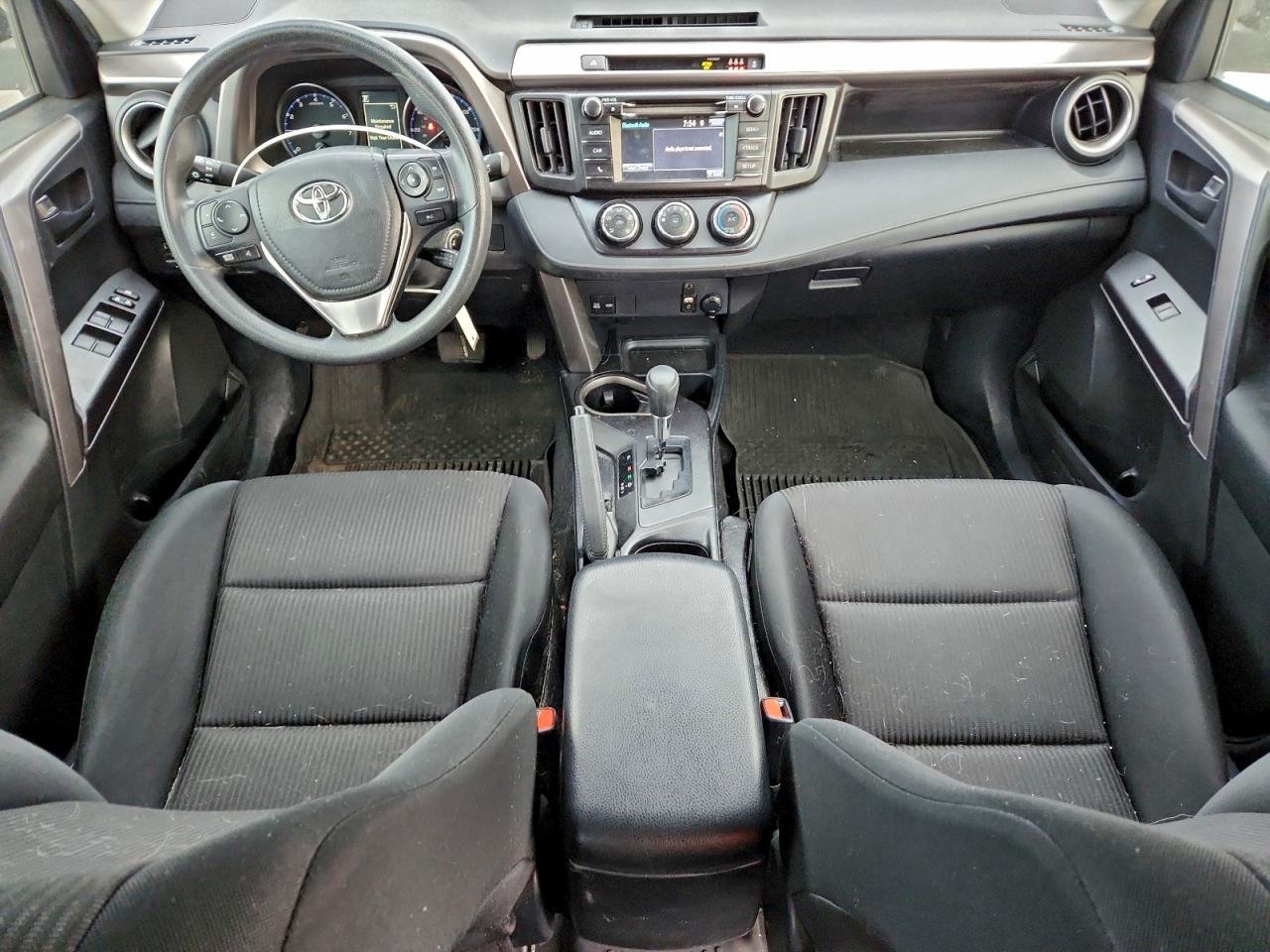2018 TOYOTA RAV4 LE photo 8