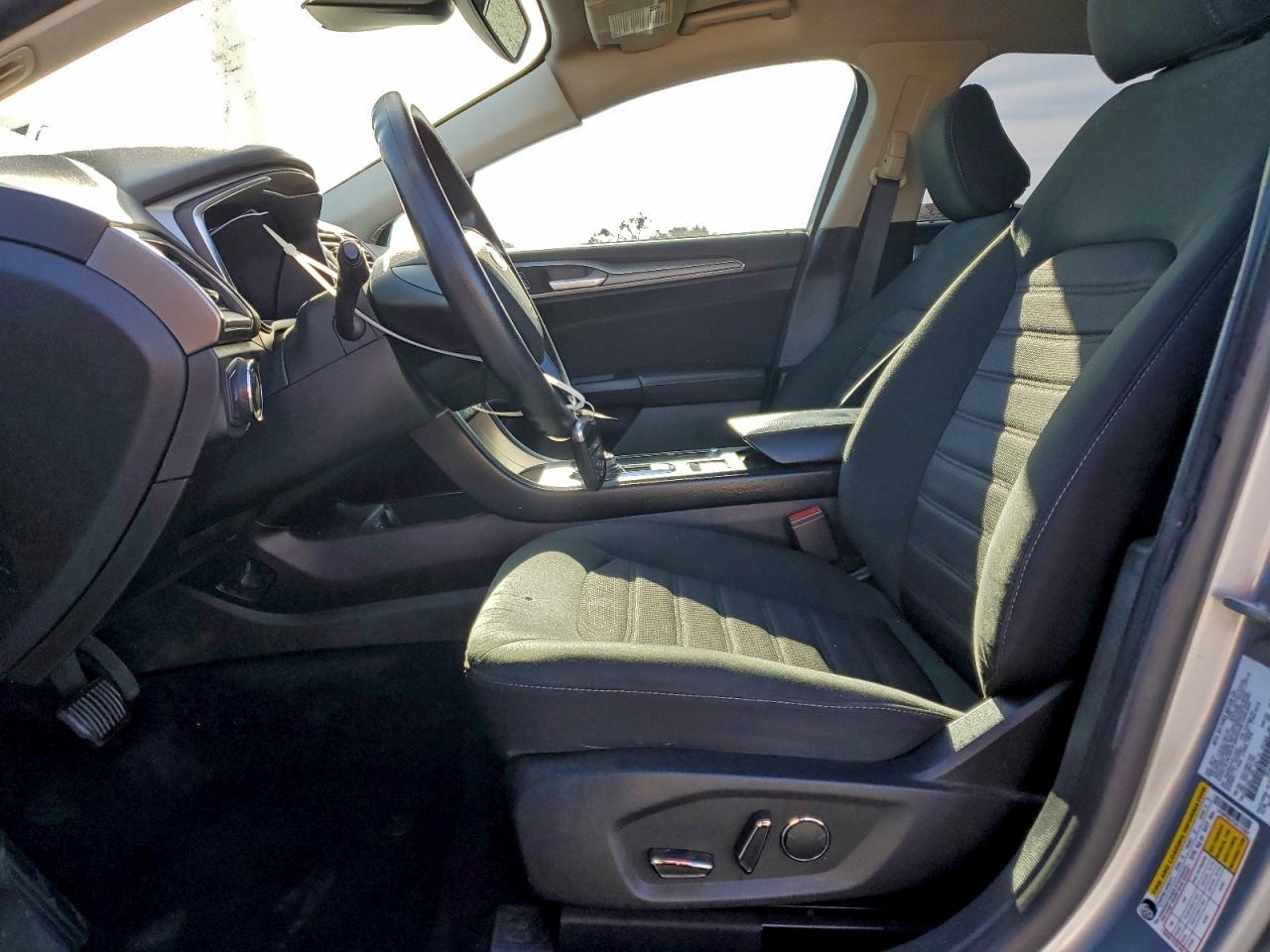 2020 FORD FUSION SE photo 7