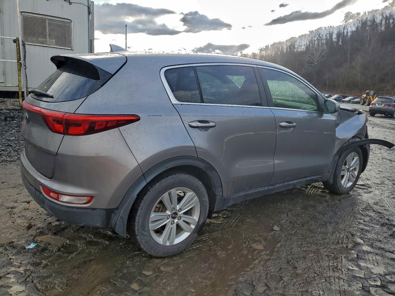2019 KIA SPORTAGE LX photo 3