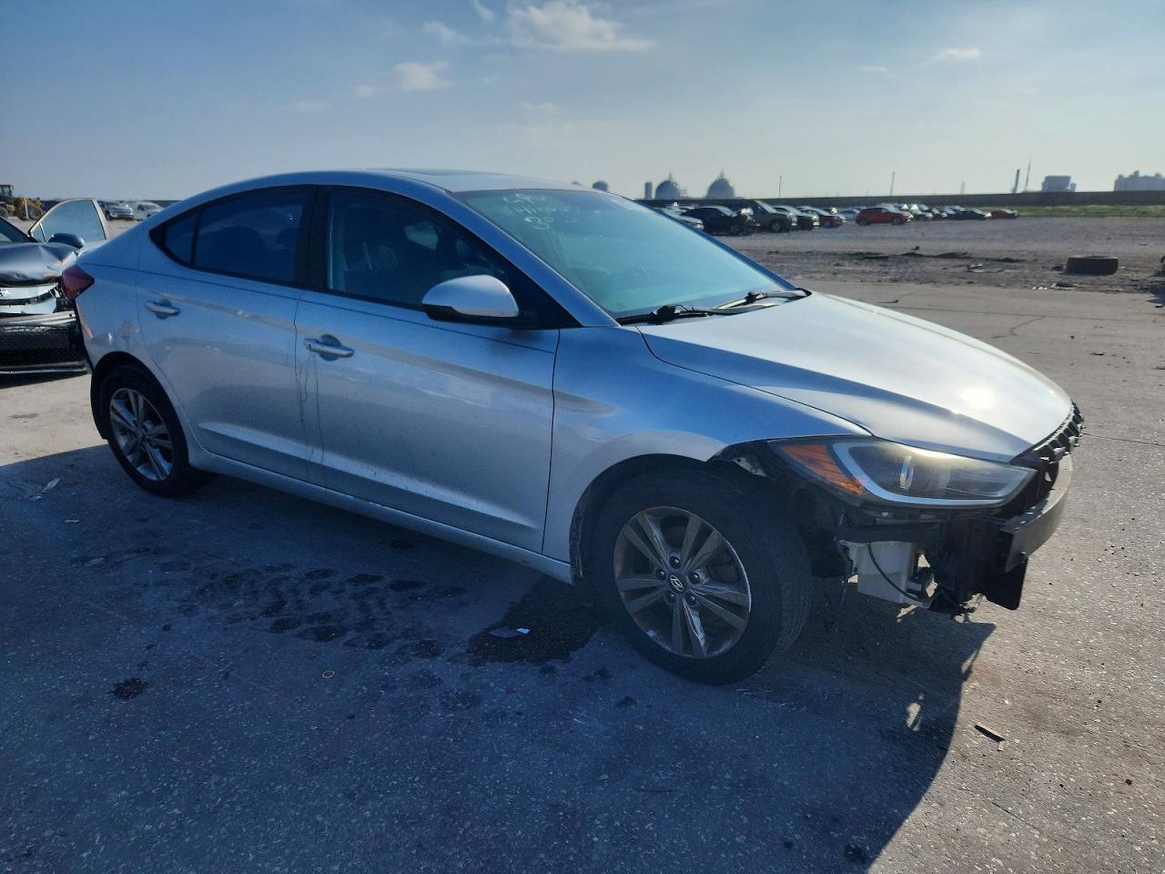 2018 HYUNDAI ELANTRA SEL photo 4