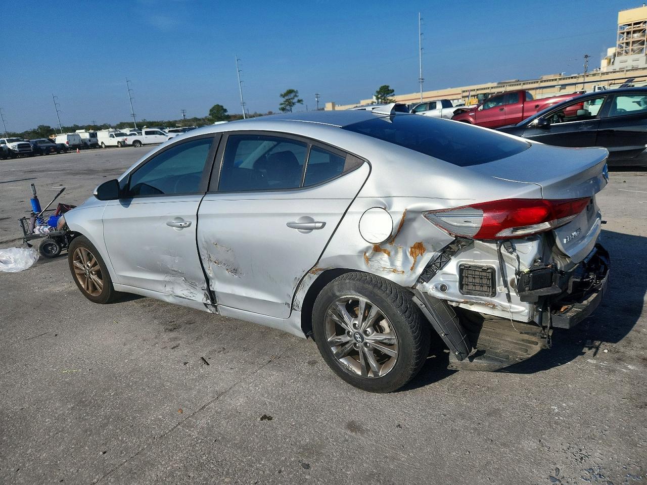 2018 HYUNDAI ELANTRA SEL photo 2