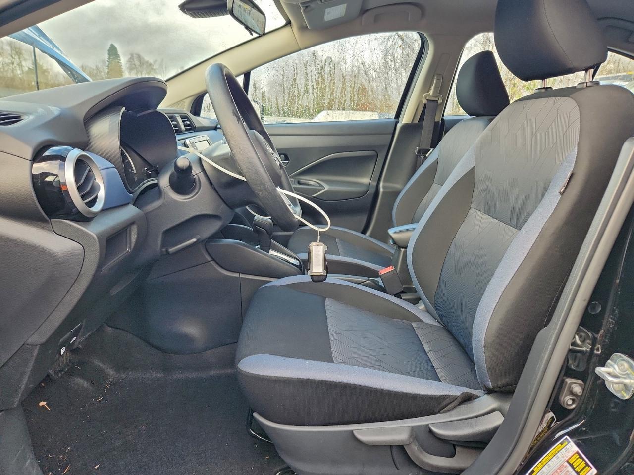 2025 NISSAN VERSA SV photo 7