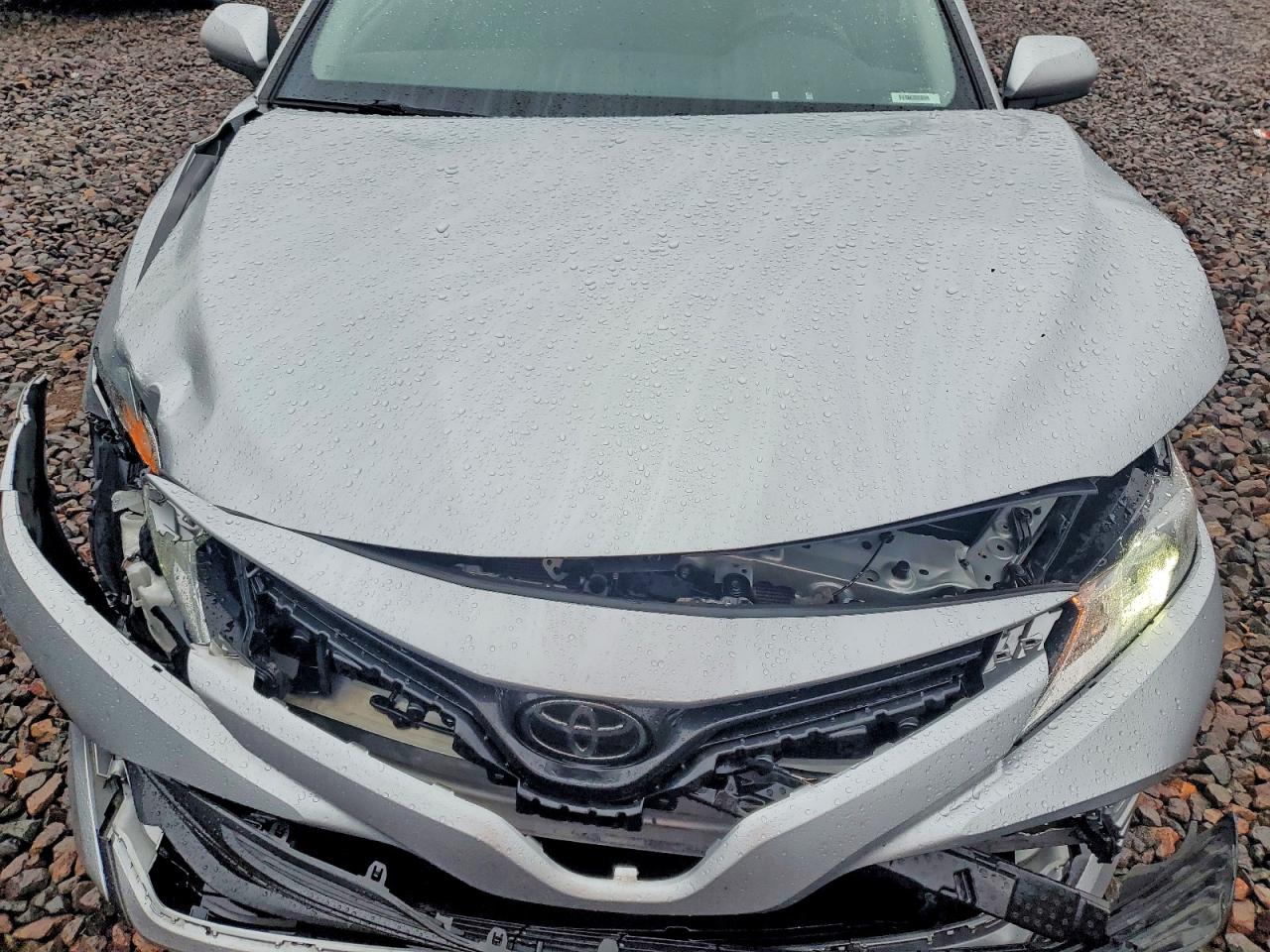 2020 TOYOTA CAMRY LE photo 11