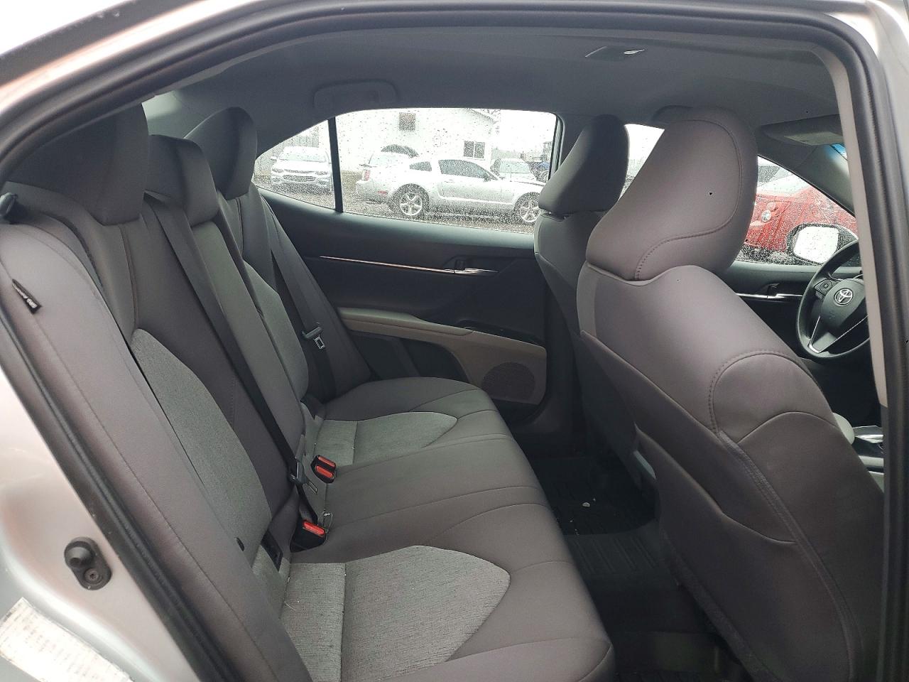 2020 TOYOTA CAMRY LE photo 10