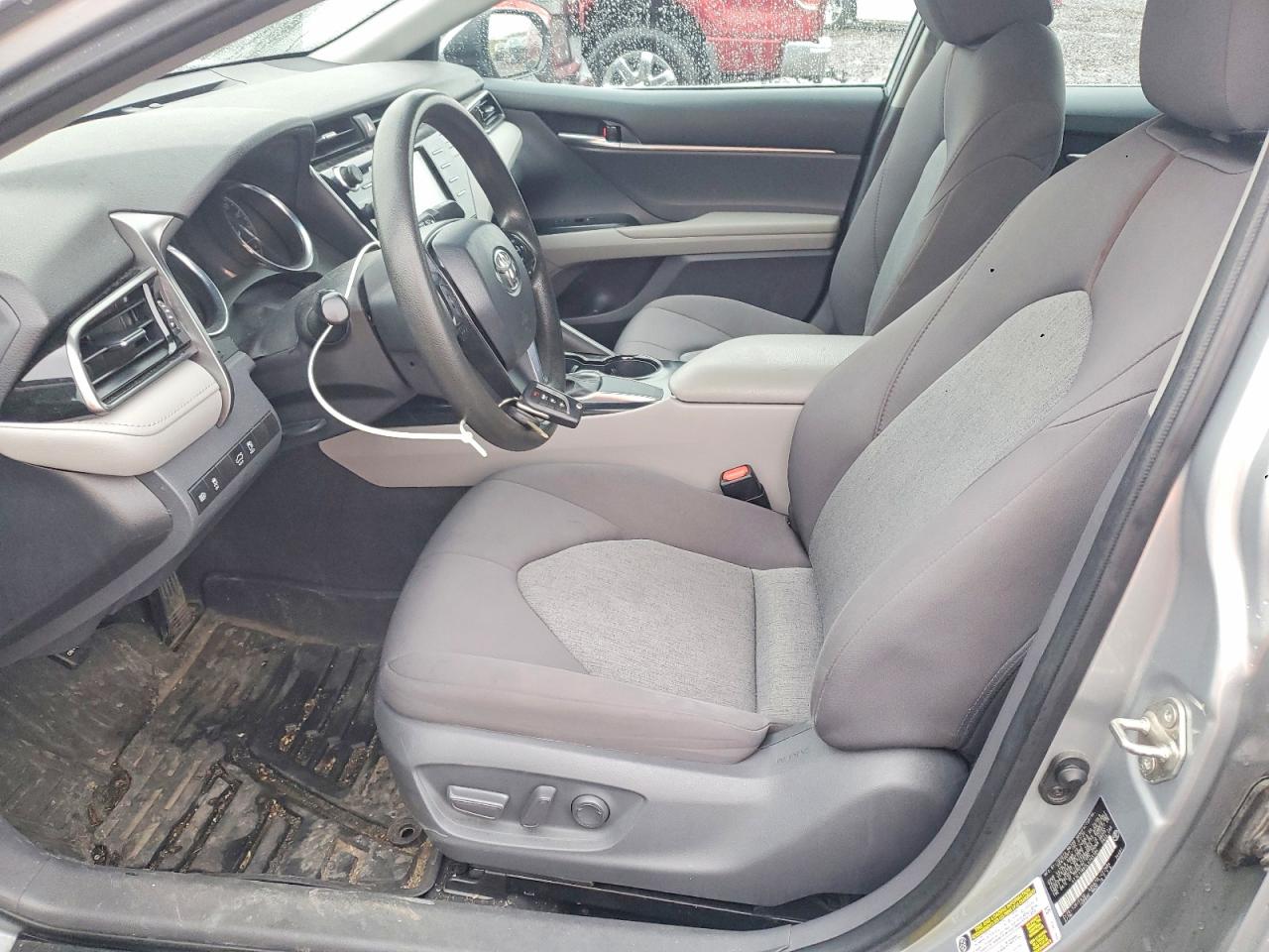 2020 TOYOTA CAMRY LE photo 7