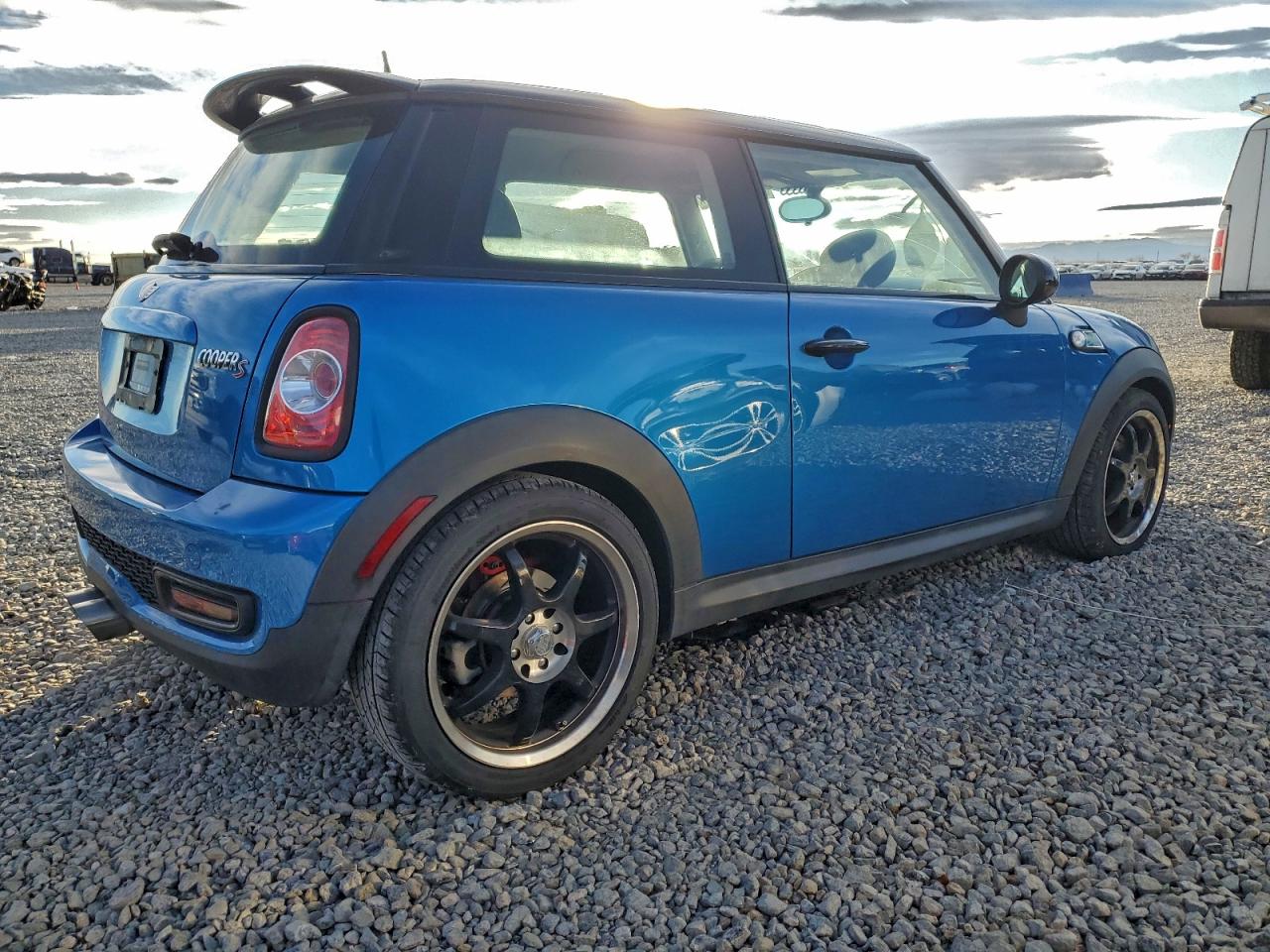 2012 MINI COOPER S photo 3