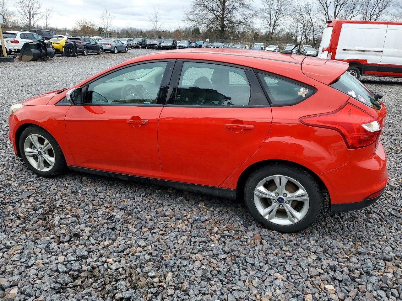 2014 FORD FOCUS SE photo 2