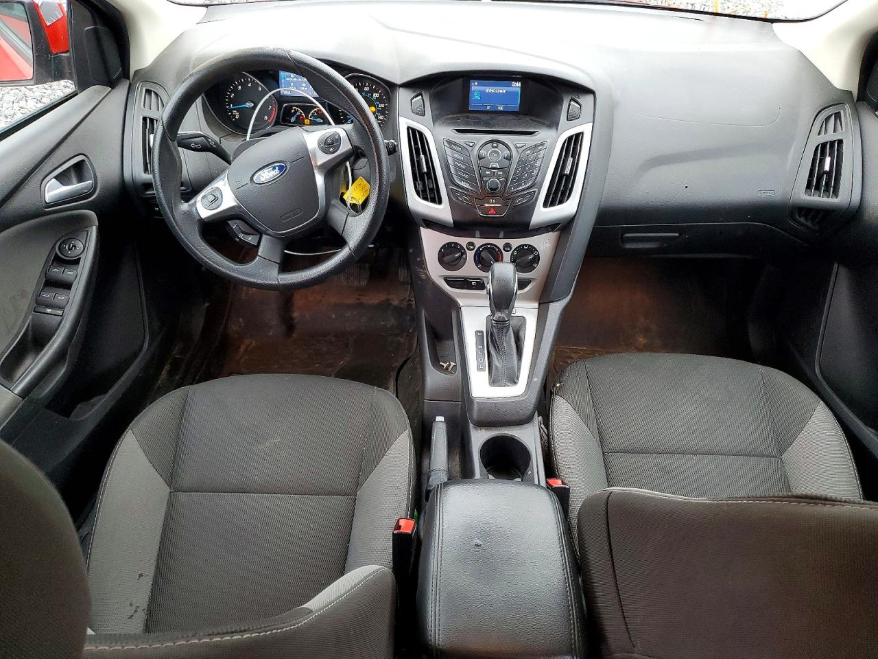 2014 FORD FOCUS SE photo 8