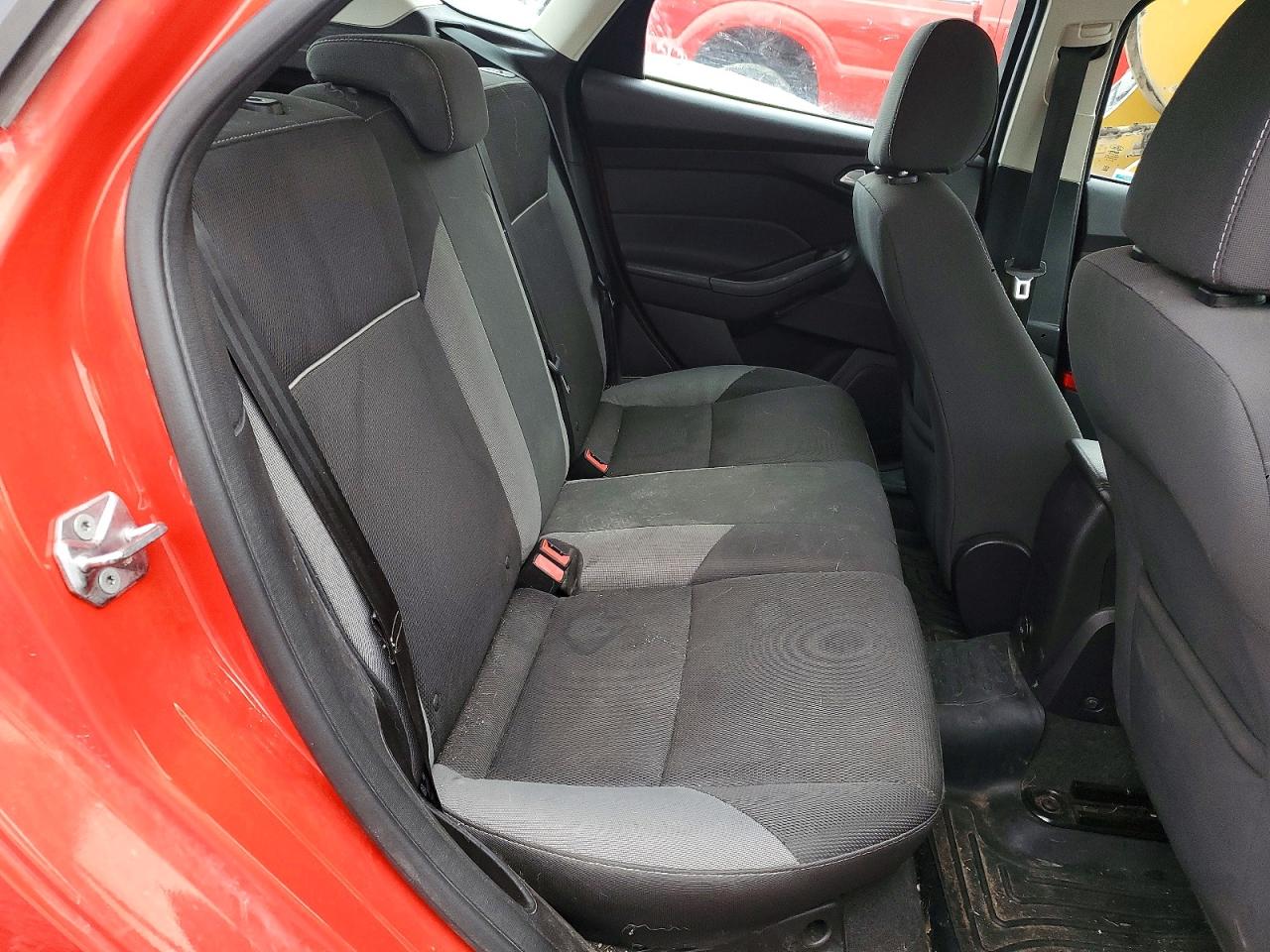 2014 FORD FOCUS SE photo 10