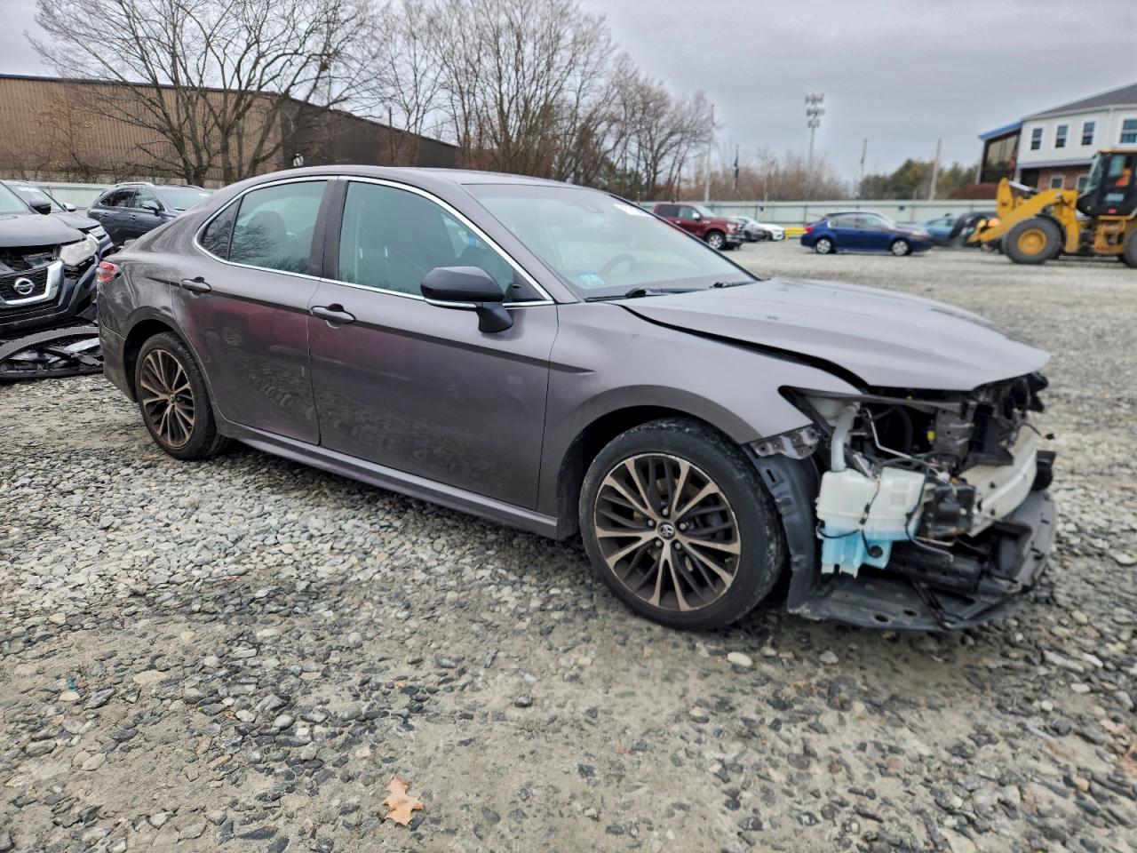2018 TOYOTA CAMRY L photo 4