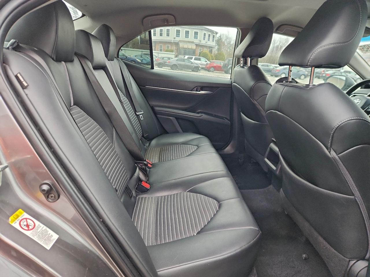 2018 TOYOTA CAMRY L photo 10