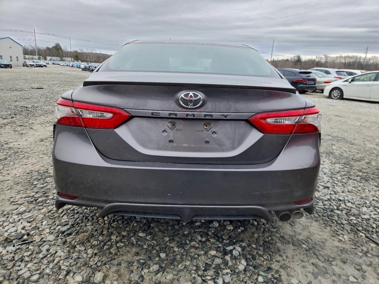2018 TOYOTA CAMRY L photo 6