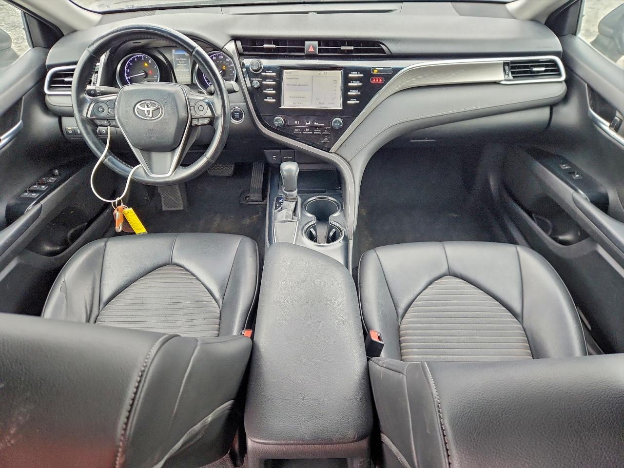 2018 TOYOTA CAMRY L photo 8