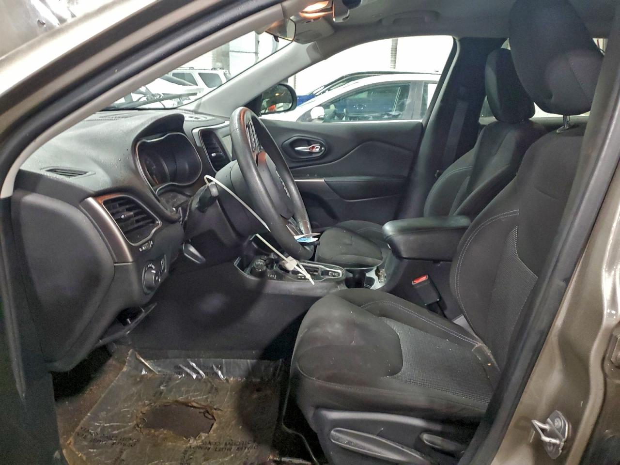 2019 JEEP CHEROKEE LATITUDE photo 13