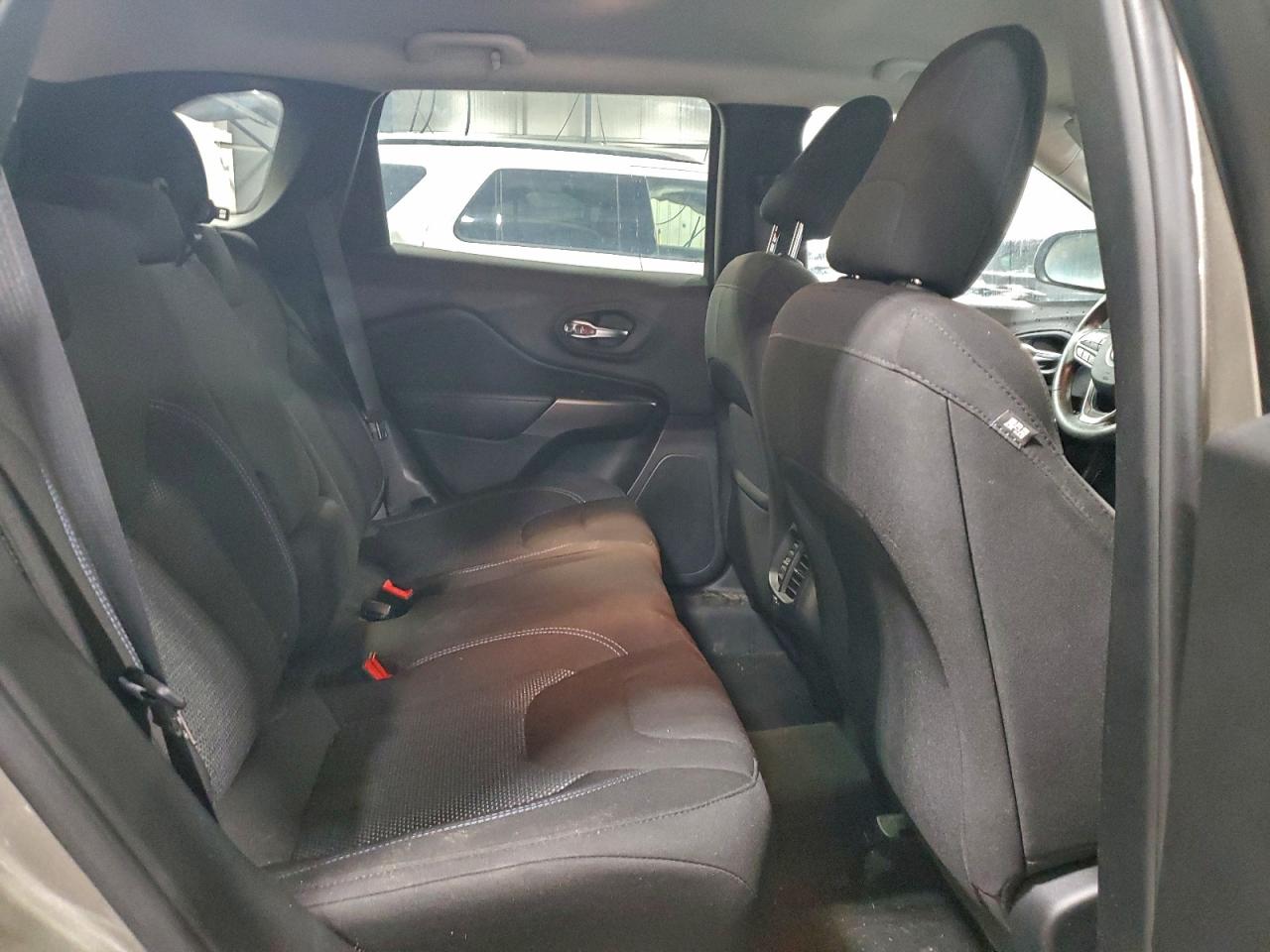 2019 JEEP CHEROKEE LATITUDE photo 21