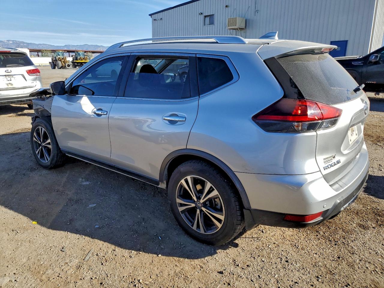 2019 NISSAN ROGUE S photo 2