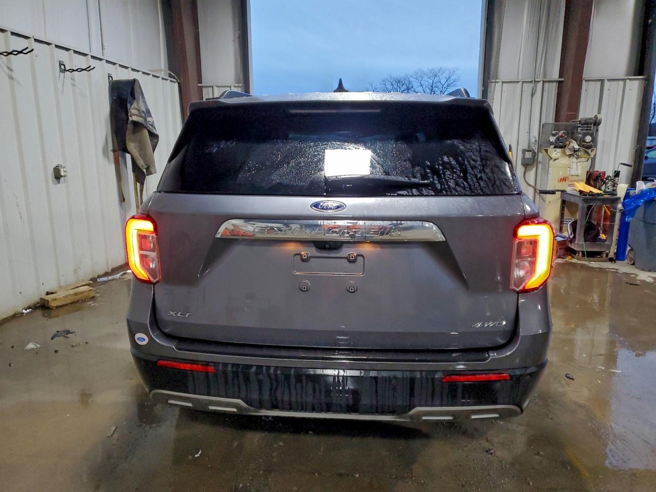 2021 FORD EXPLORER XLT photo 6