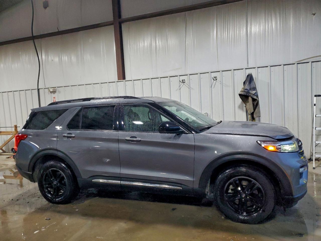 2021 FORD EXPLORER XLT photo 4